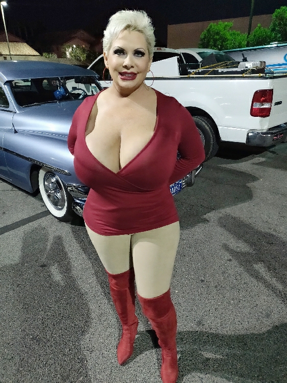 Huge tit Claudia Marie Las Vegas pornstar