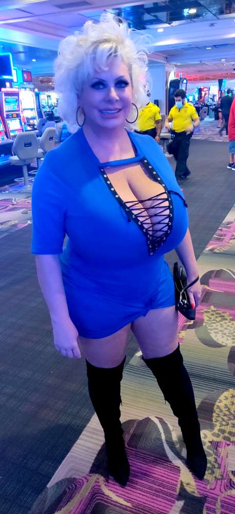 Big fake tits in Vegas