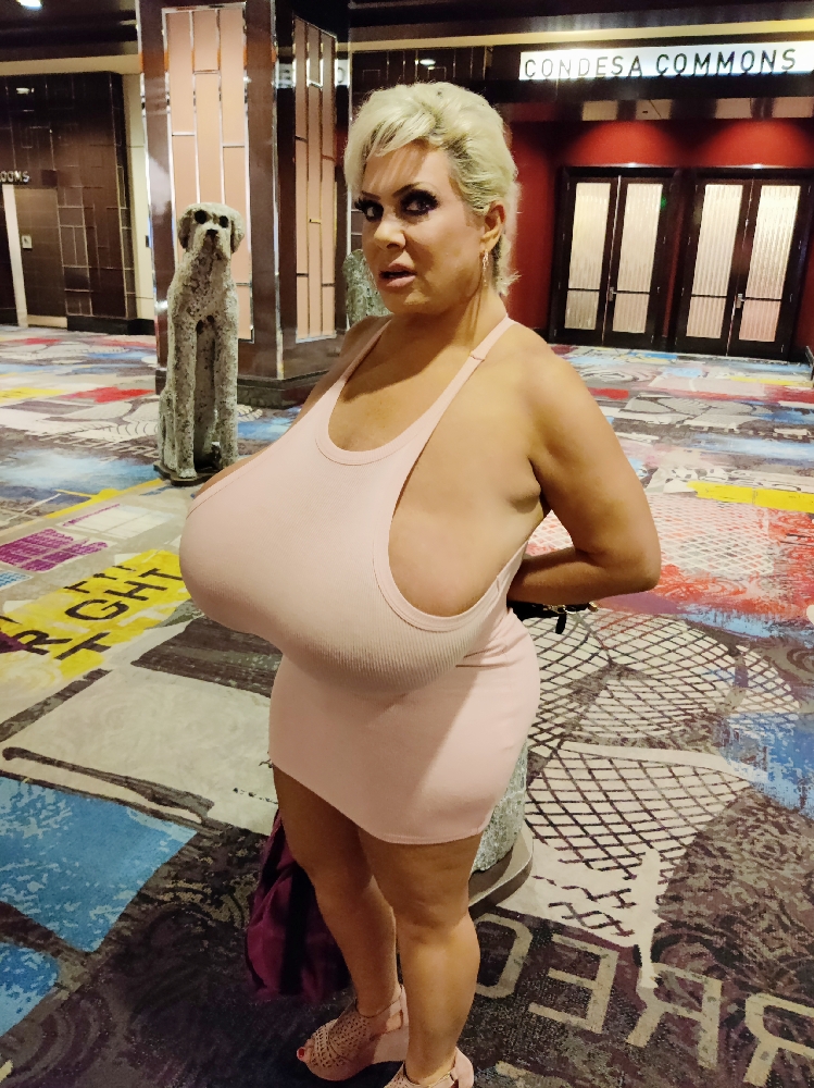 Huge titty fat ass prostitute