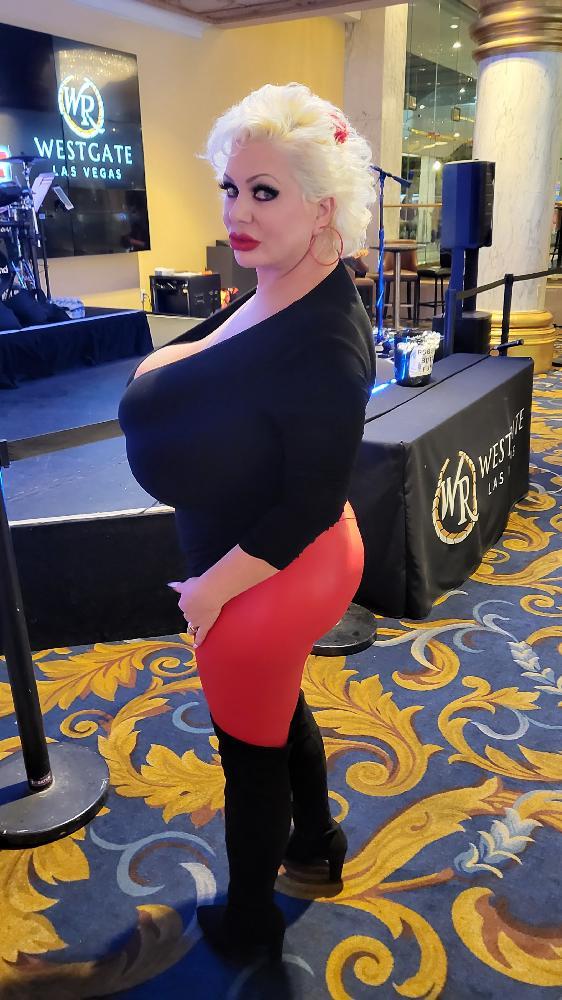 Fat ass and fake tit pornstar Claudia Marie