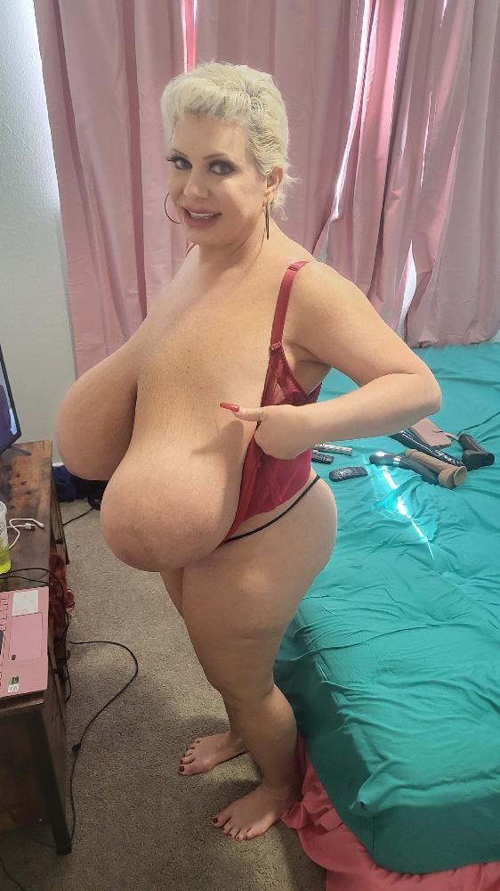 Huge saggy tits