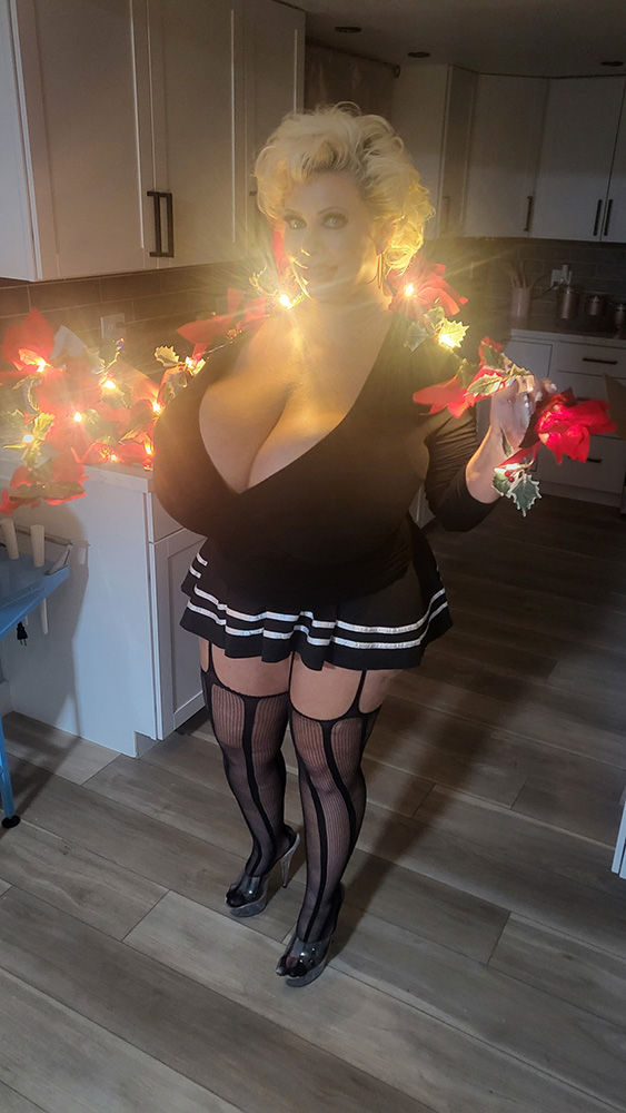 Huge tit whore for Christmas