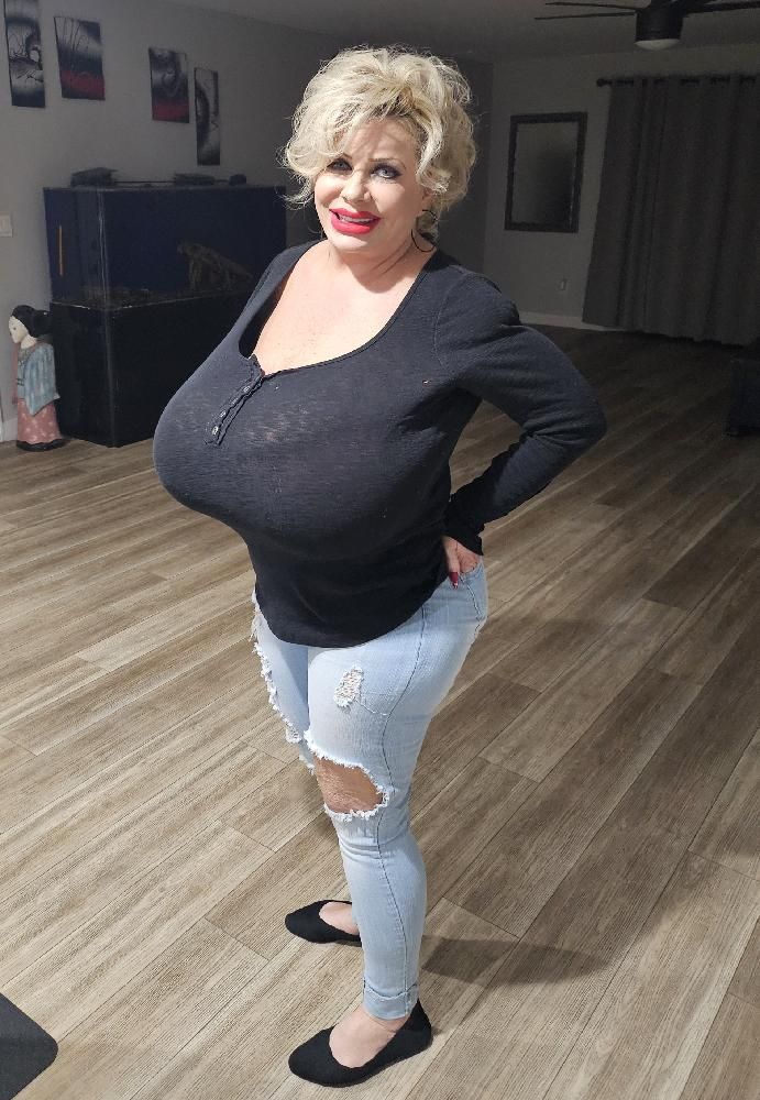 Huge tit whore of Las Vegas Claudia Marie